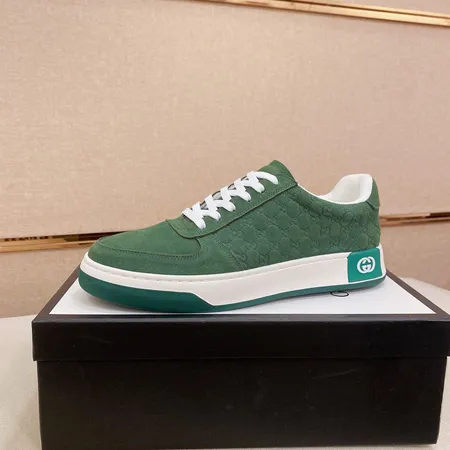 グッチ カジュアルシューズ