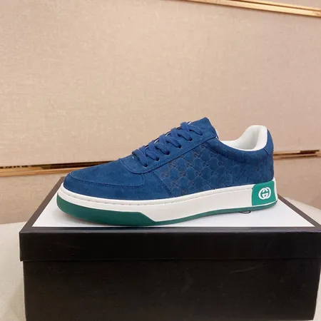 グッチ カジュアルシューズ