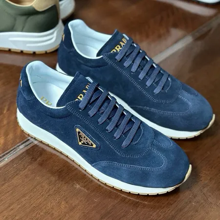 プラダ カジュアルシューズ