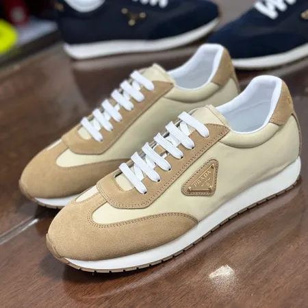 プラダ カジュアルシューズ