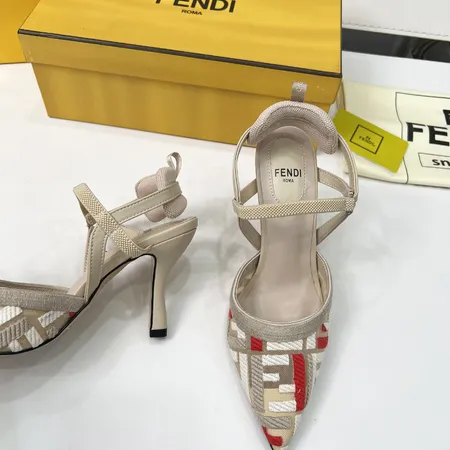 フェンディ サンダル