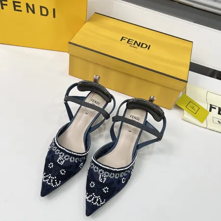 フェンディ サンダル