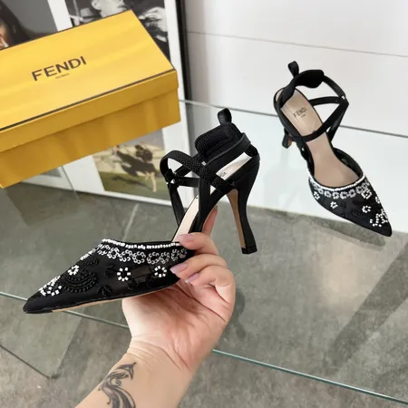 フェンディ サンダル