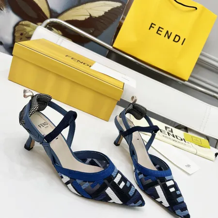 フェンディ サンダル