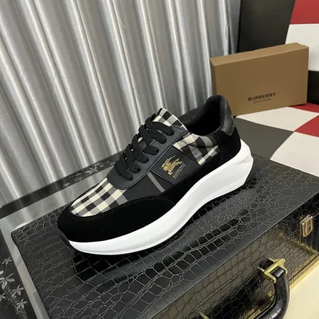 バーバリー ス カジュアルシューズ