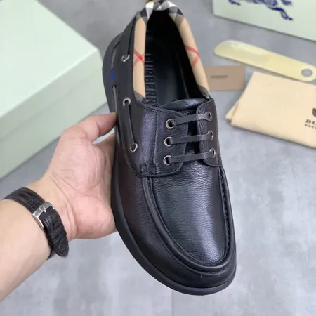 バーバリー ス カジュアルシューズ