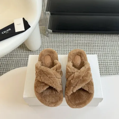 セリーヌ スリッパ