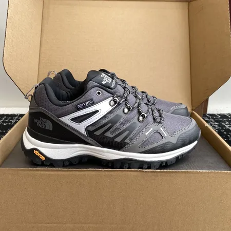 ノースフェイス スニーカー