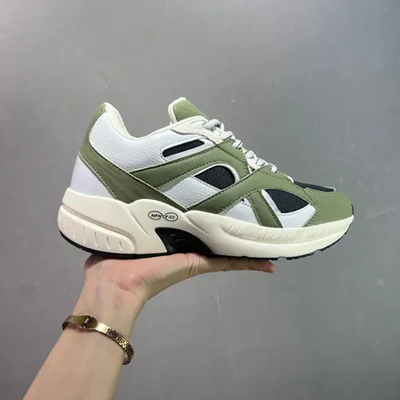 ジバンシィ スニーカー