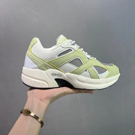 ジバンシィ スニーカー