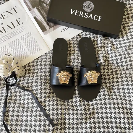 ヴェルサーチ スリッパ