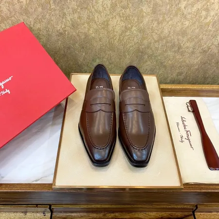 フェラガモ ビジネスシューズ