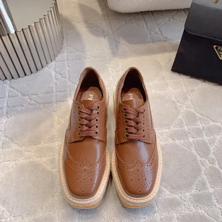 プラダ カジュアルシューズ