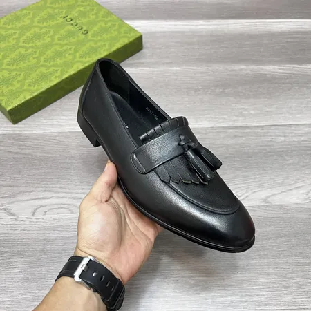 グッチ ビジネスシューズ