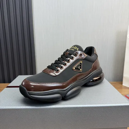 プラダ カジュアルシューズ