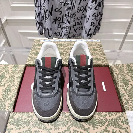 グッチ カジュアルシューズ