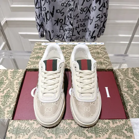 グッチ カジュアルシューズ