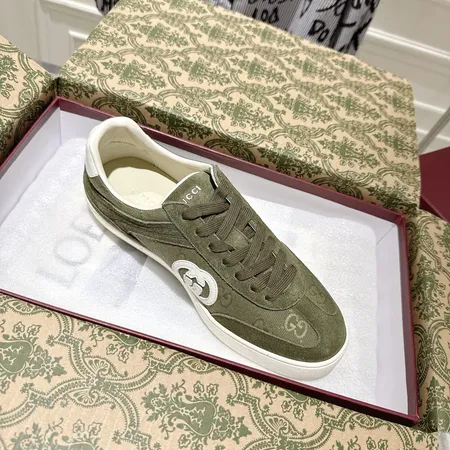 グッチ カジュアルシューズ