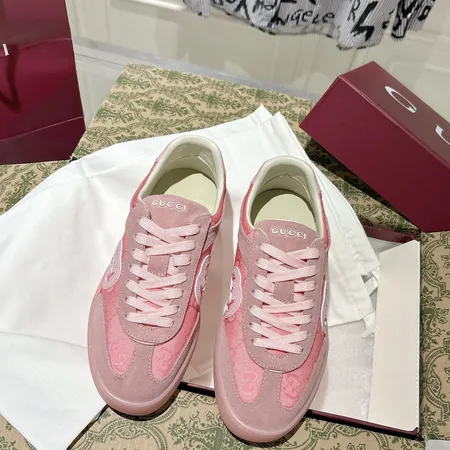 グッチ カジュアルシューズ