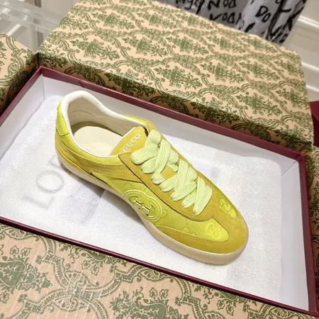 グッチ カジュアルシューズ