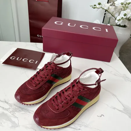 グッチ カジュアルシューズ