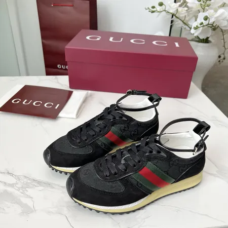 グッチ カジュアルシューズ