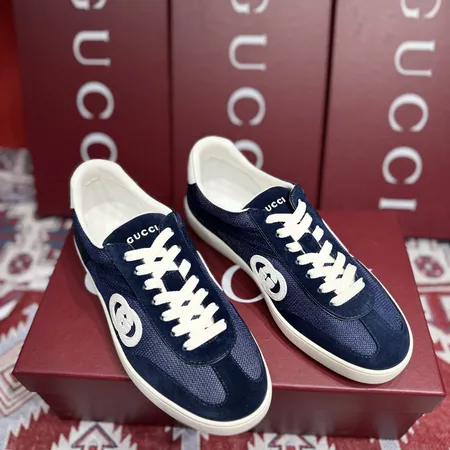 グッチ カジュアルシューズ