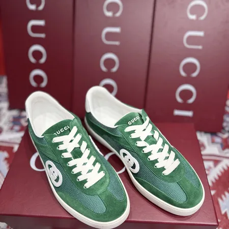 グッチ カジュアルシューズ