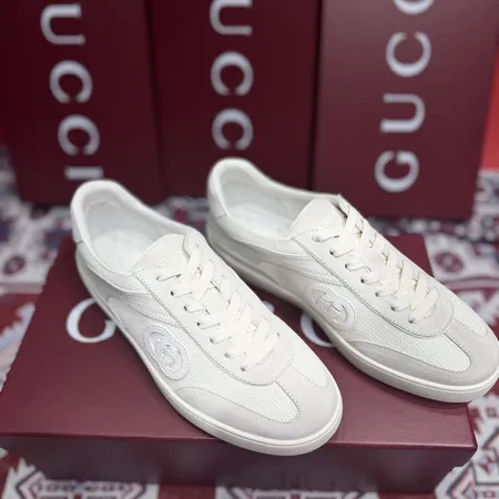 グッチ カジュアルシューズ