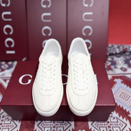 グッチ カジュアルシューズ