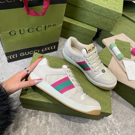 グッチ カジュアルシューズ