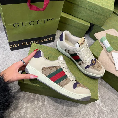 グッチ カジュアルシューズ