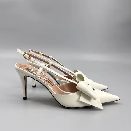 ヴァレンティノ サンダル