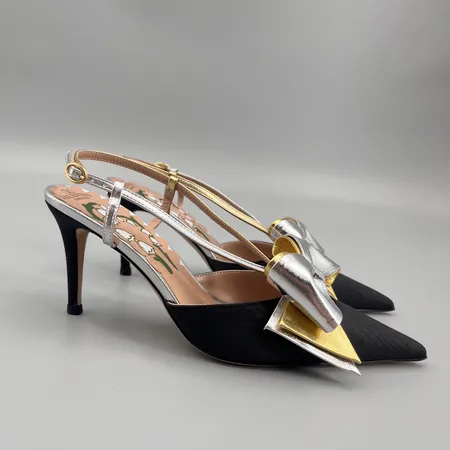 ヴァレンティノ サンダル