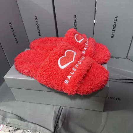 バレンシアガ スリッパ