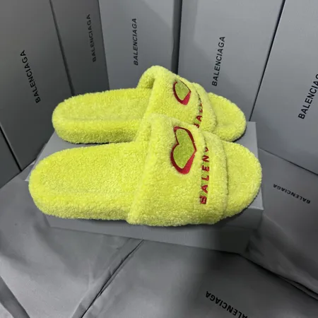 バレンシアガ スリッパ