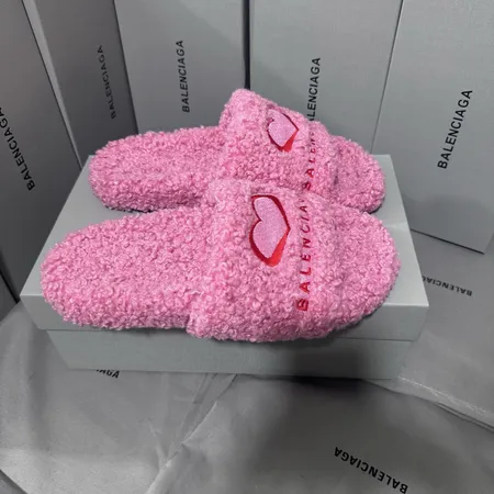 バレンシアガ スリッパ