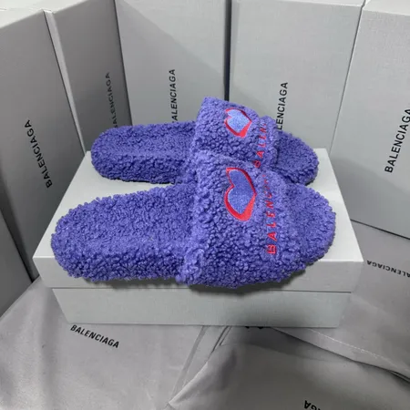 バレンシアガ スリッパ