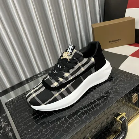 バーバリー ス カジュアルシューズ