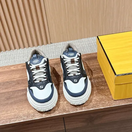フェンディ カジュアルシューズ