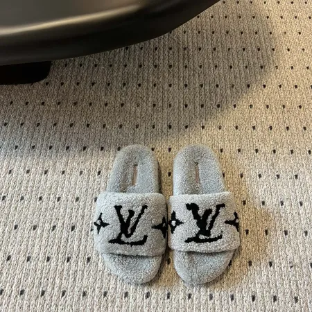 ルイヴィトン スリッパ