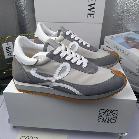 ロエベ スニーカー