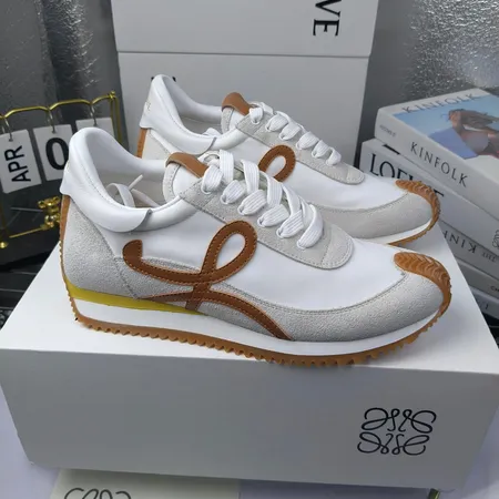 ロエベ スニーカー