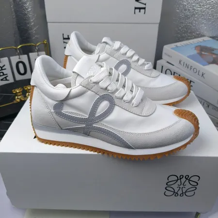 ロエベ スニーカー