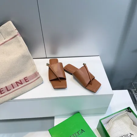 ボッテガ ヴェネタ スリッパ