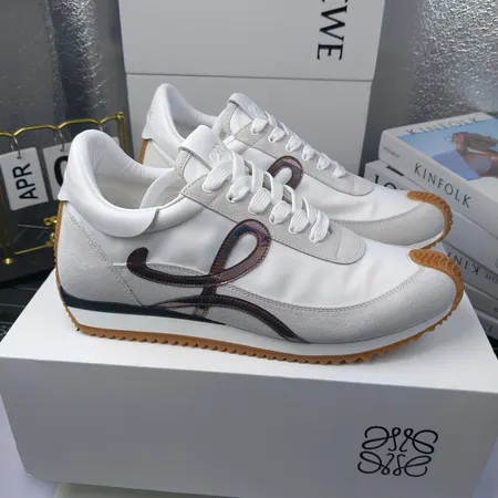 ロエベ スニーカー