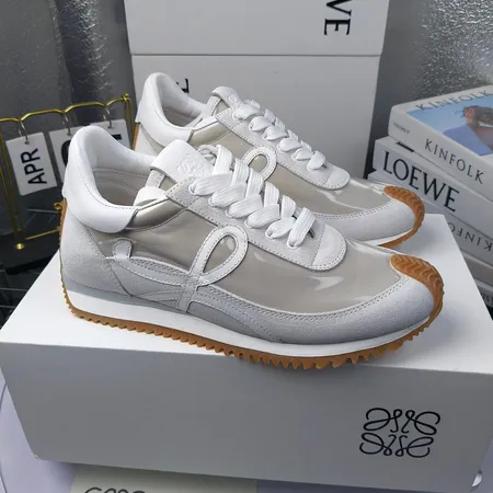 ロエベ スニーカー