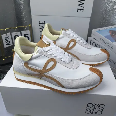 ロエベ スニーカー