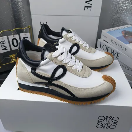 ロエベ スニーカー