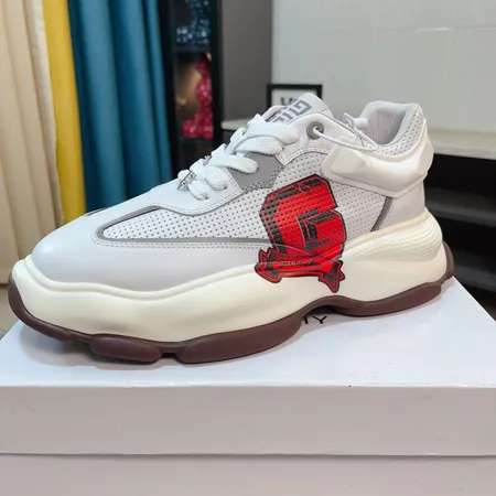 ジバンシィ カジュアルシューズ